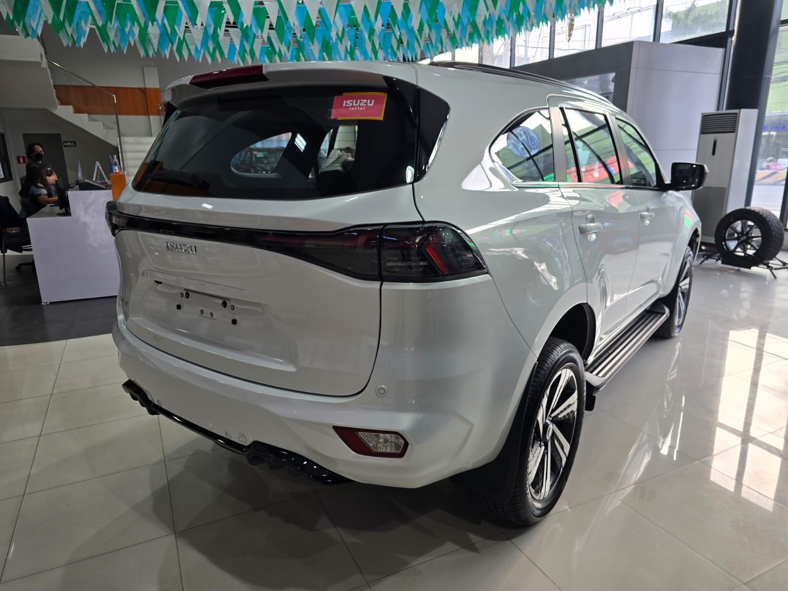 Used 1
                    ISUZU
                     for Sale Image