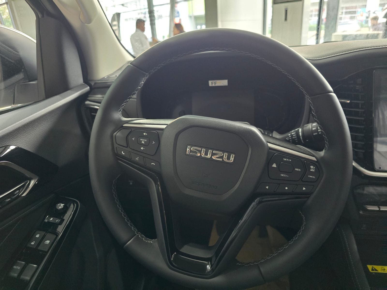 Used 1
                    ISUZU
                     for Sale Image