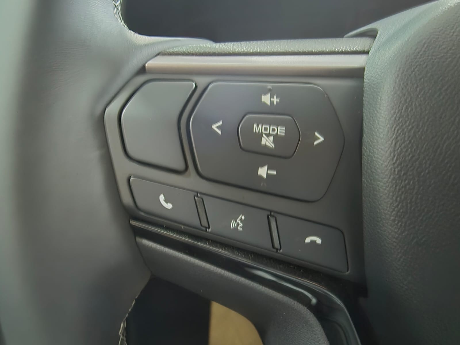 Used 1
                    ISUZU
                     for Sale Image