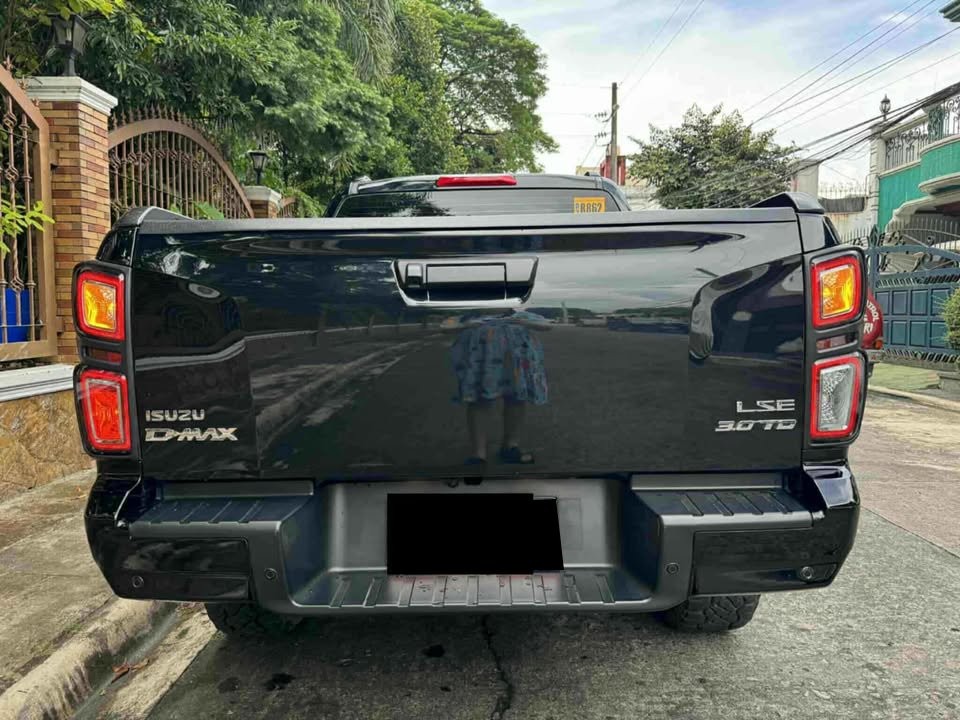 Used 1
                    ISUZU
                     for Sale Image