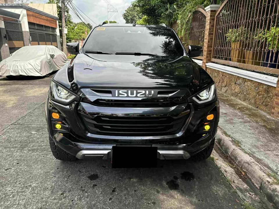 Used 1
                    ISUZU
                     for Sale Image