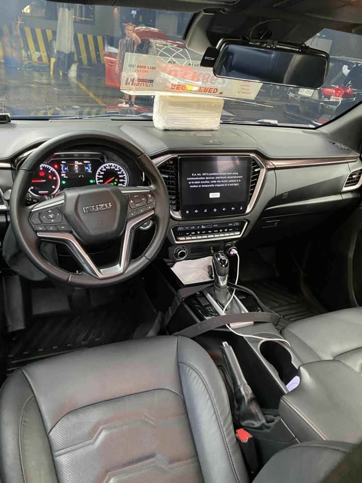 Used 1
                    ISUZU
                     for Sale Image