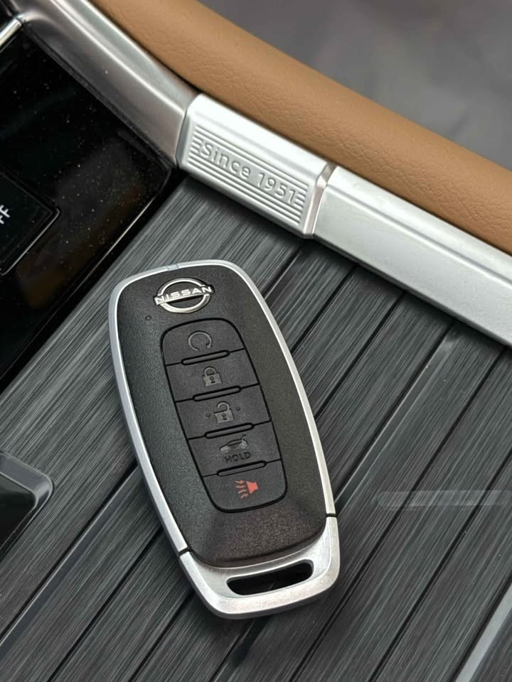 Used 1
                    NISSAN
                     for Sale Image