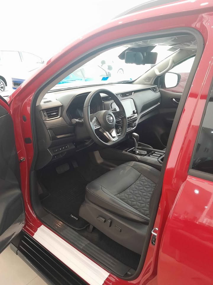 Used 1
                    NISSAN
                     for Sale Image