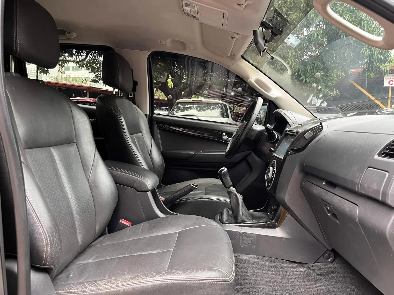 Used 1
                    ISUZU
                     for Sale Image