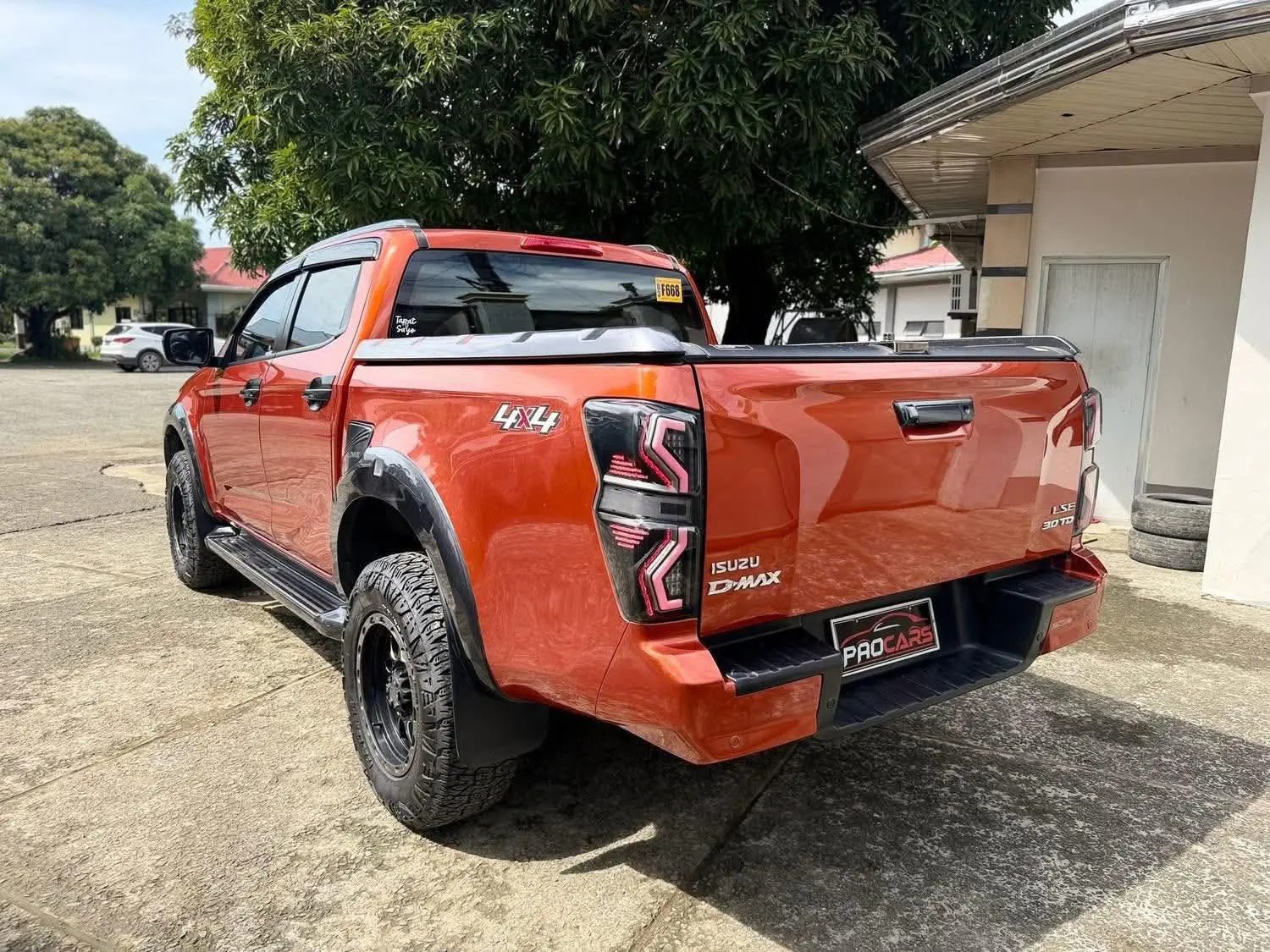 Used 1
                    ISUZU
                     for Sale Image