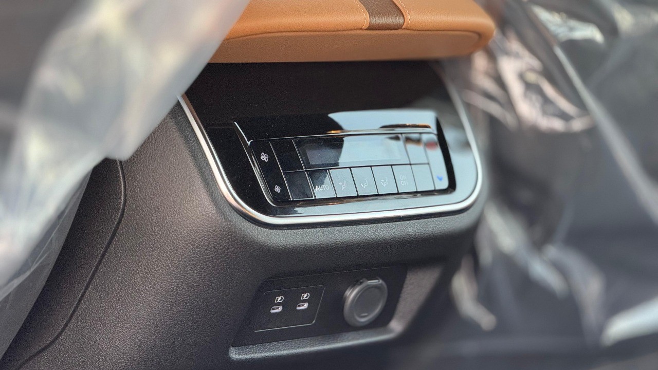 Used 1
                    NISSAN
                     for Sale Image