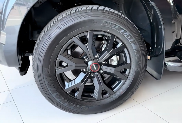 Used 2
                    ISUZU
                     for Sale Image