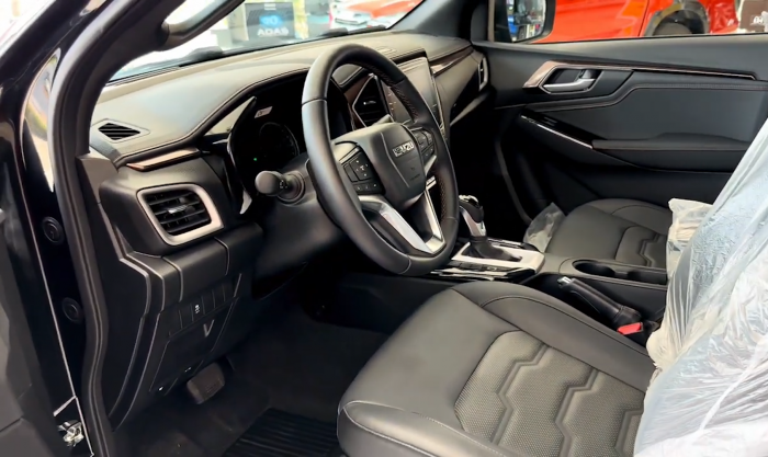 Used 2
                    ISUZU
                     for Sale Image