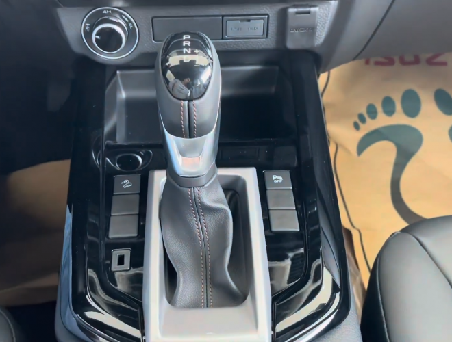 Used 1
                    ISUZU
                     for Sale Image