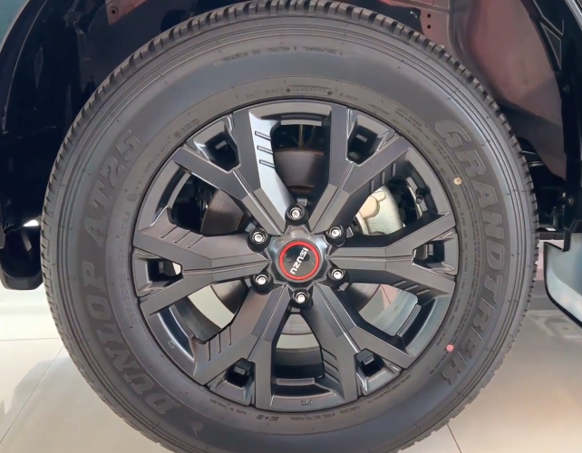 Used 2
                    ISUZU
                     for Sale Image