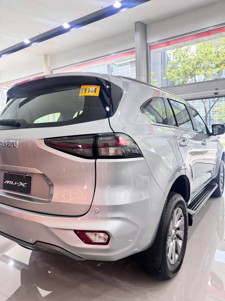 Used 2
                    ISUZU
                     for Sale Image