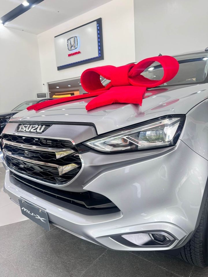 Used 2
                    ISUZU
                     for Sale Image