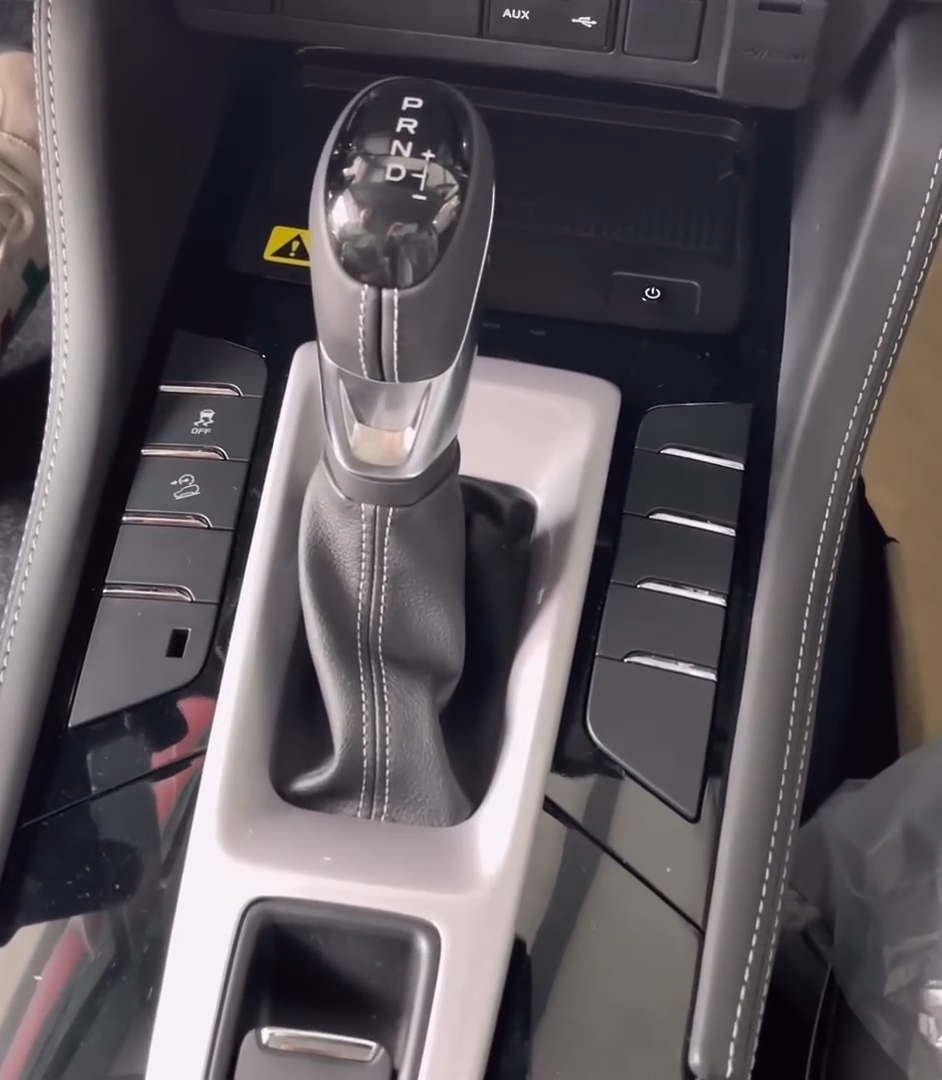 Used 1
                    ISUZU
                     for Sale Image