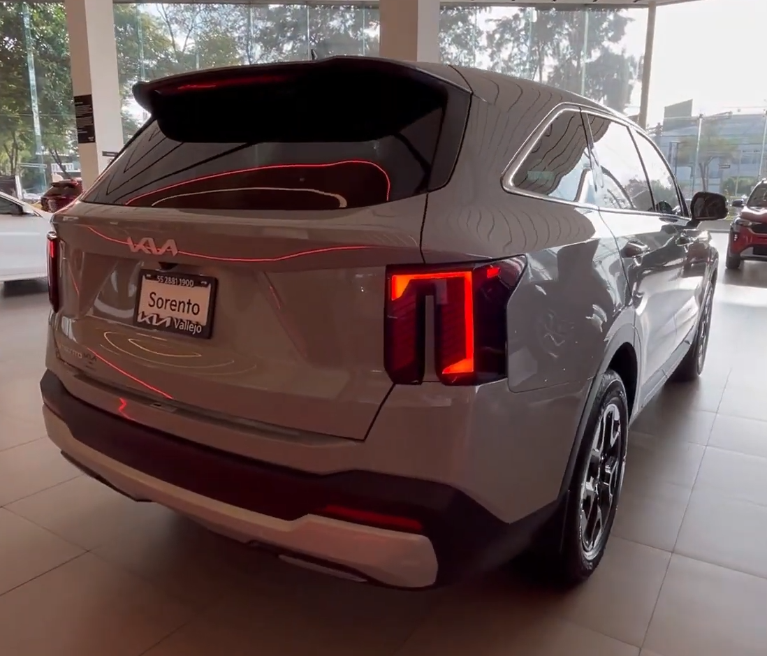 Used 1
                    KIA
                     for Sale Image