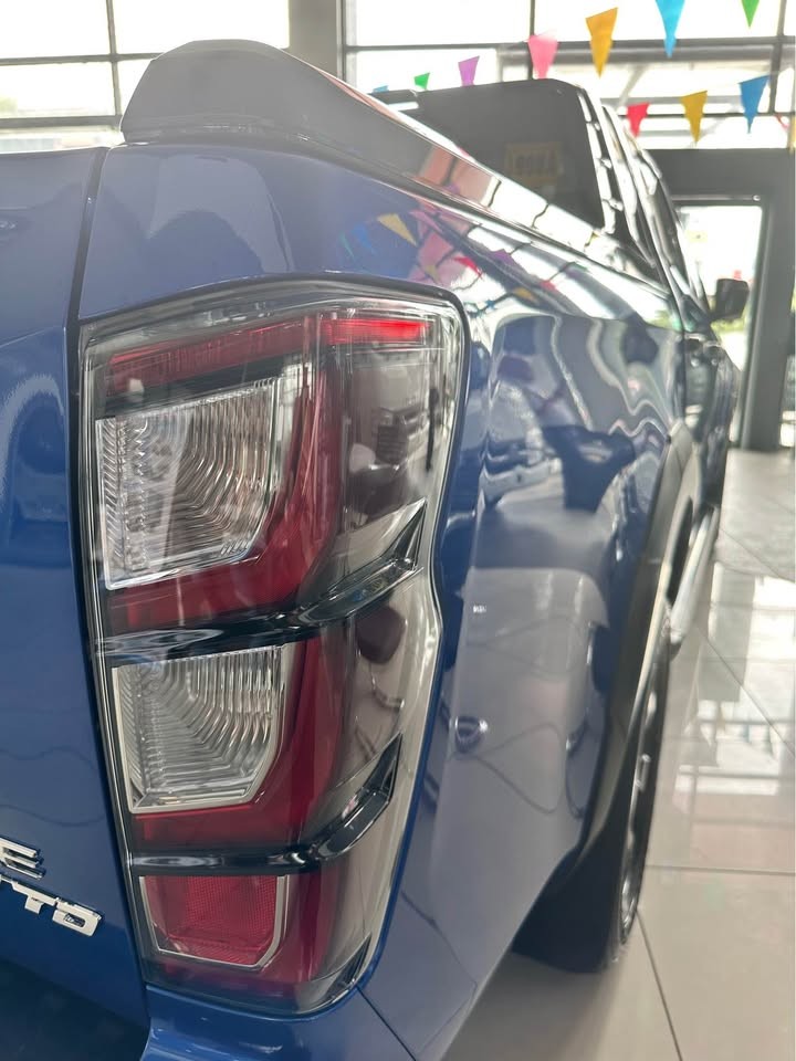 Used 1
                    ISUZU
                     for Sale Image