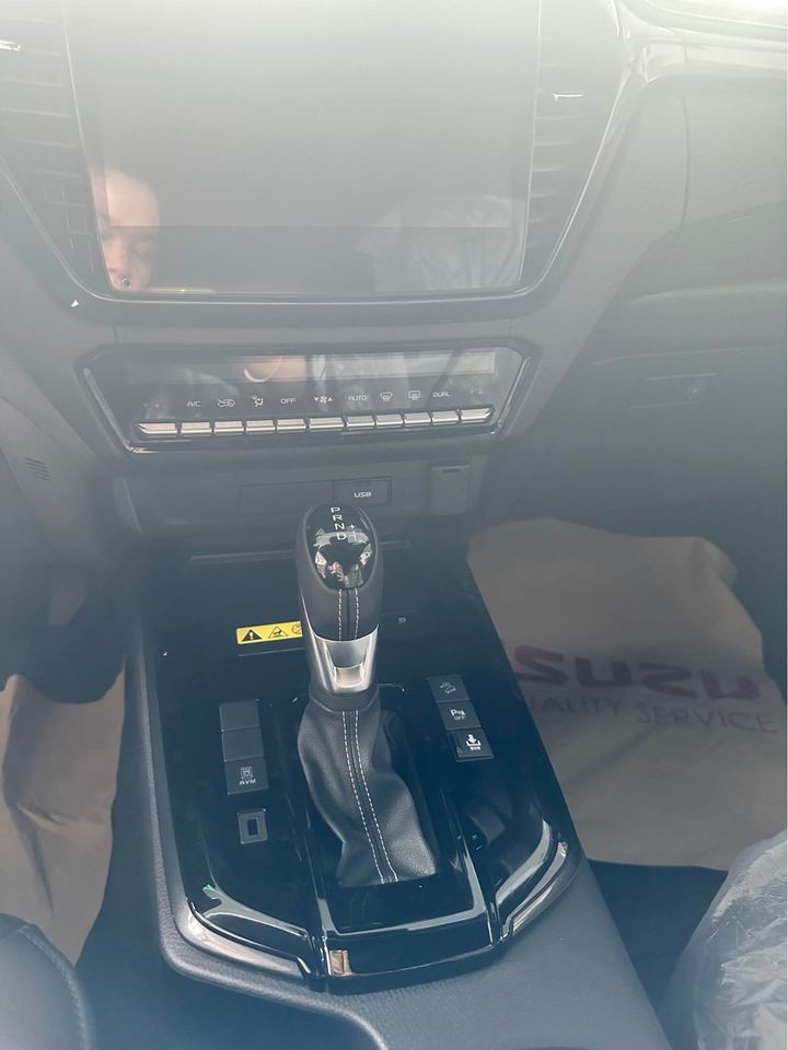 Used 1
                    ISUZU
                     for Sale Image