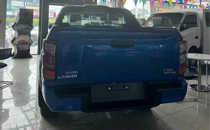 Used 1
                    ISUZU
                     for Sale Image