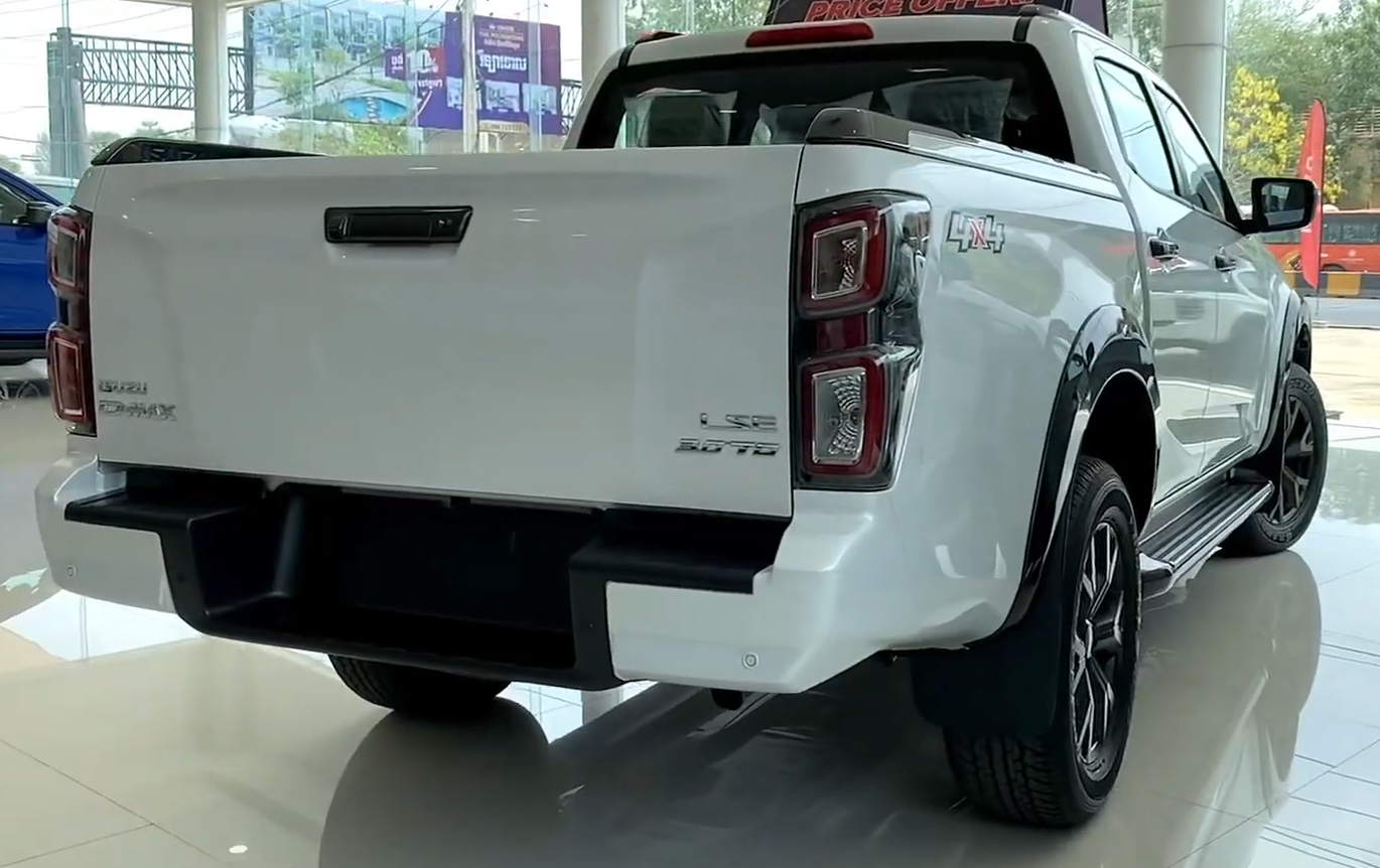 Used 1
                    ISUZU
                     for Sale Image