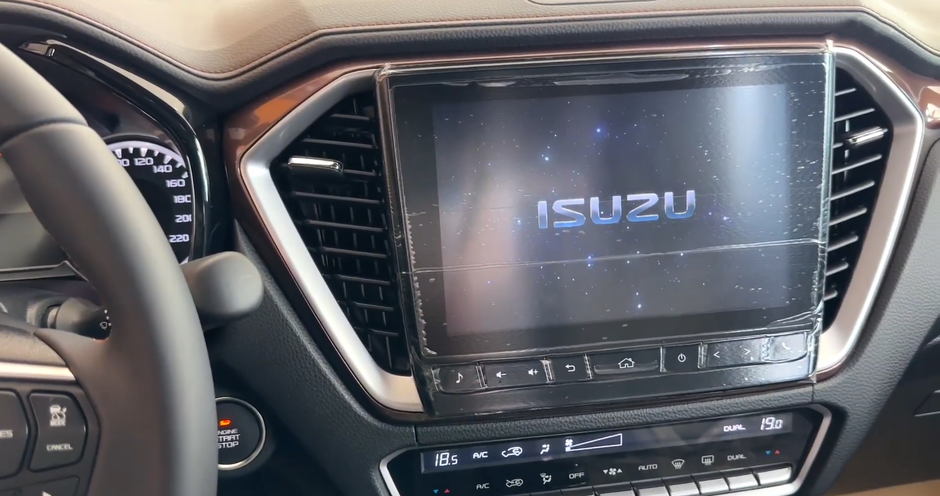 Used 1
                    ISUZU
                     for Sale Image