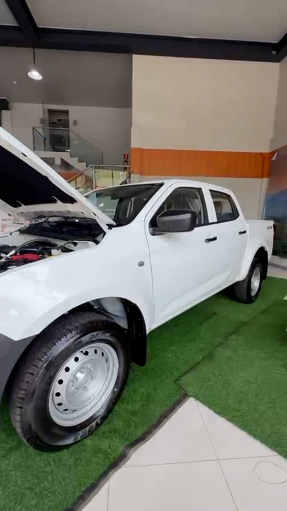 Used 1
                    ISUZU
                     for Sale Image