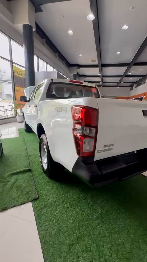 Used 1
                    ISUZU
                     for Sale Image