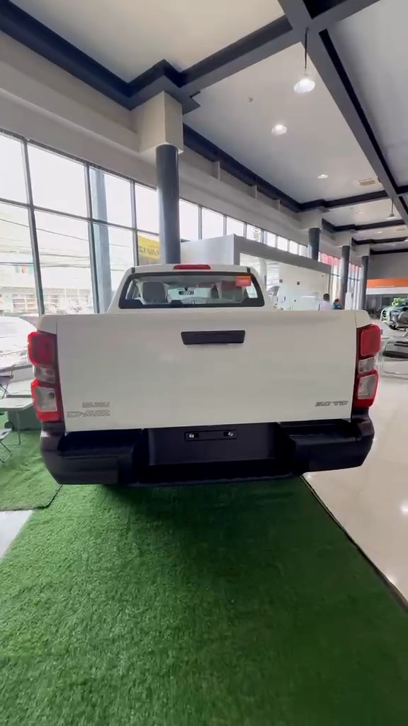 Used 1
                    ISUZU
                     for Sale Image