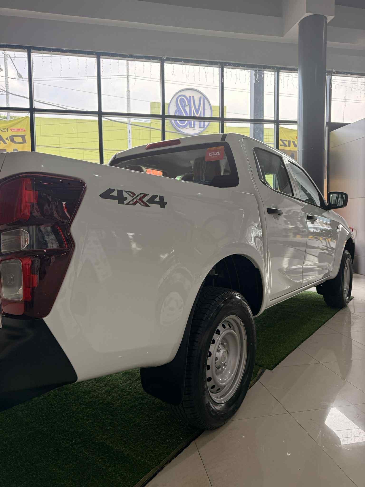 Used 1
                    ISUZU
                     for Sale Image