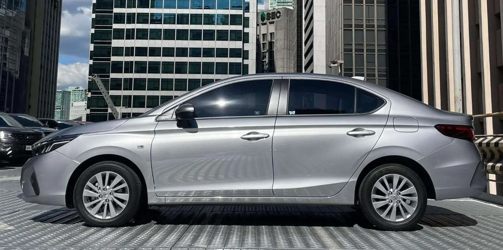 Used 1
                    HONDA
                     for Sale Image