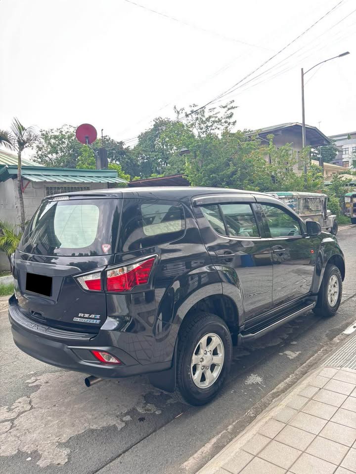 Used 1
                    ISUZU
                     for Sale Image