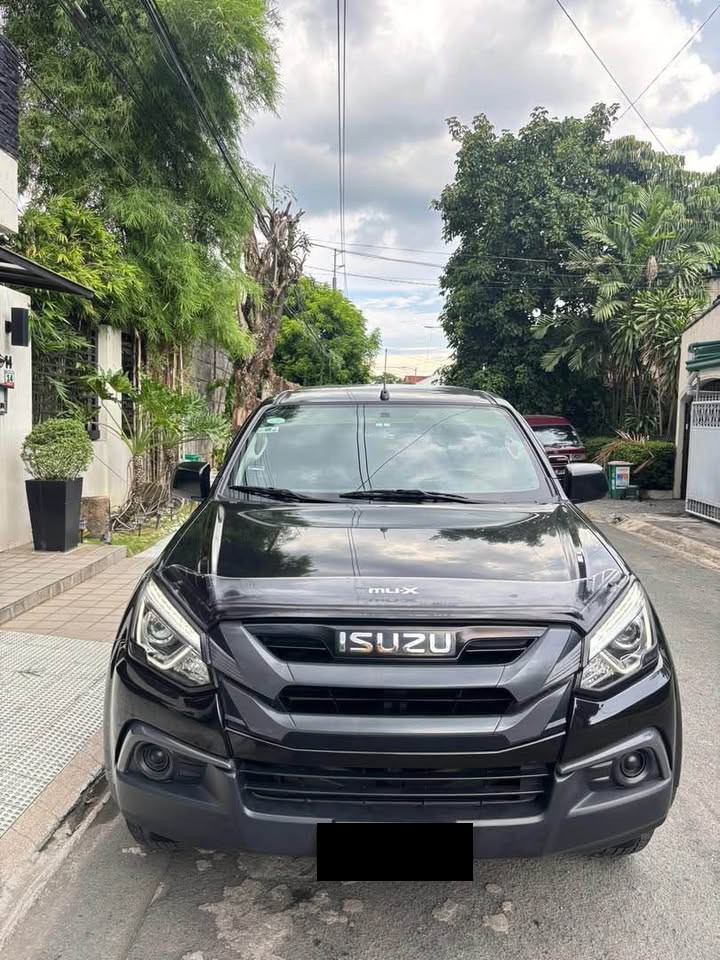Used 1
                    ISUZU
                     for Sale Image