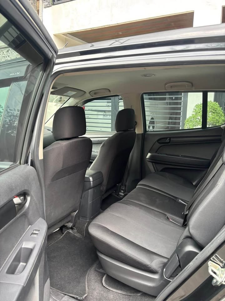 Used 1
                    ISUZU
                     for Sale Image