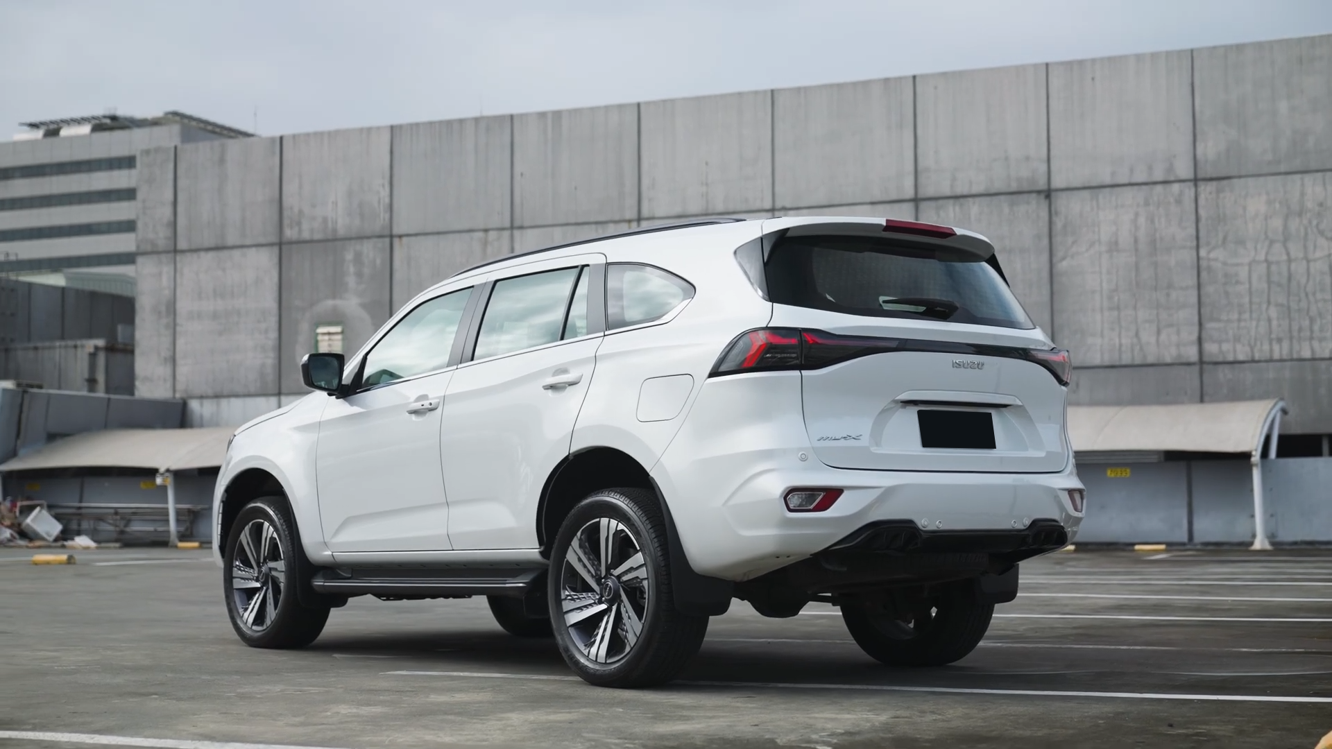 Used 1
                    ISUZU
                     for Sale Image