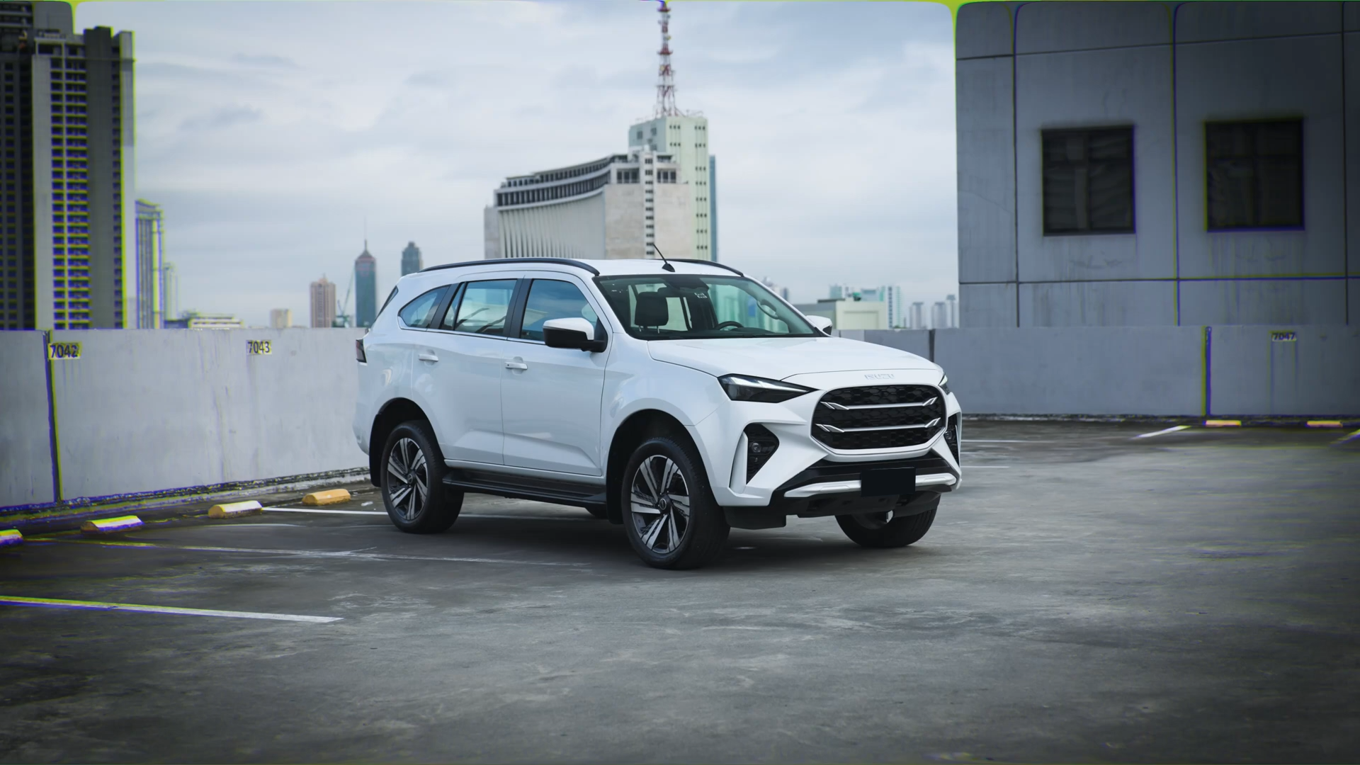 Used 1
                    ISUZU
                     for Sale Image