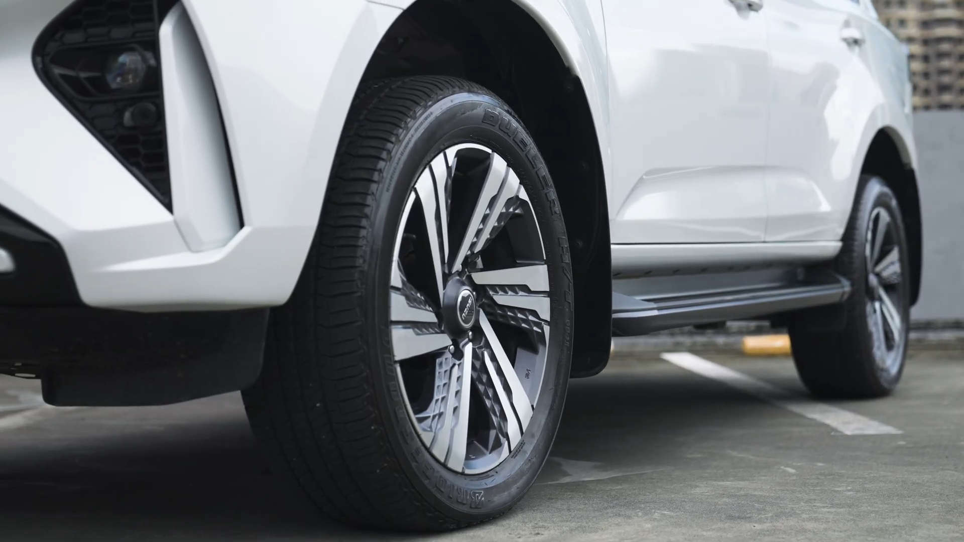 Used 1
                    ISUZU
                     for Sale Image