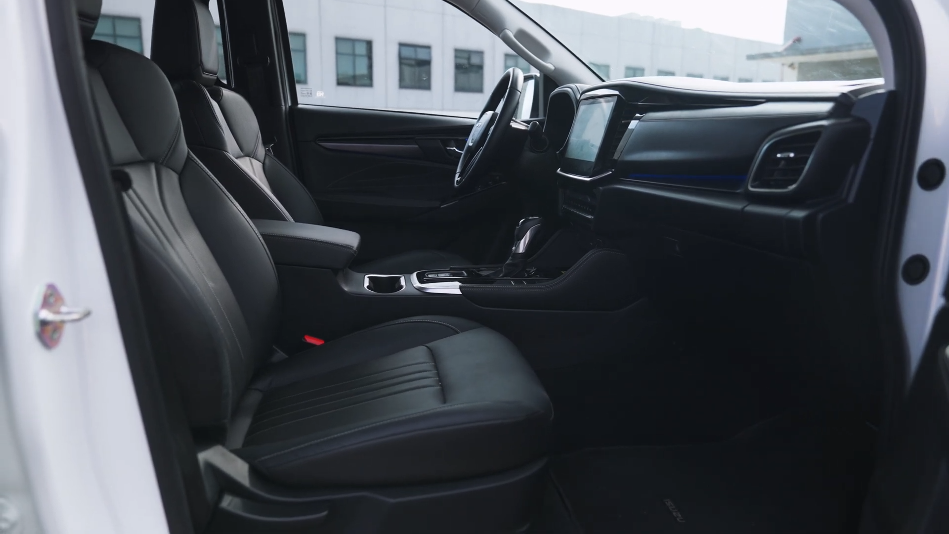 Used 1
                    ISUZU
                     for Sale Image