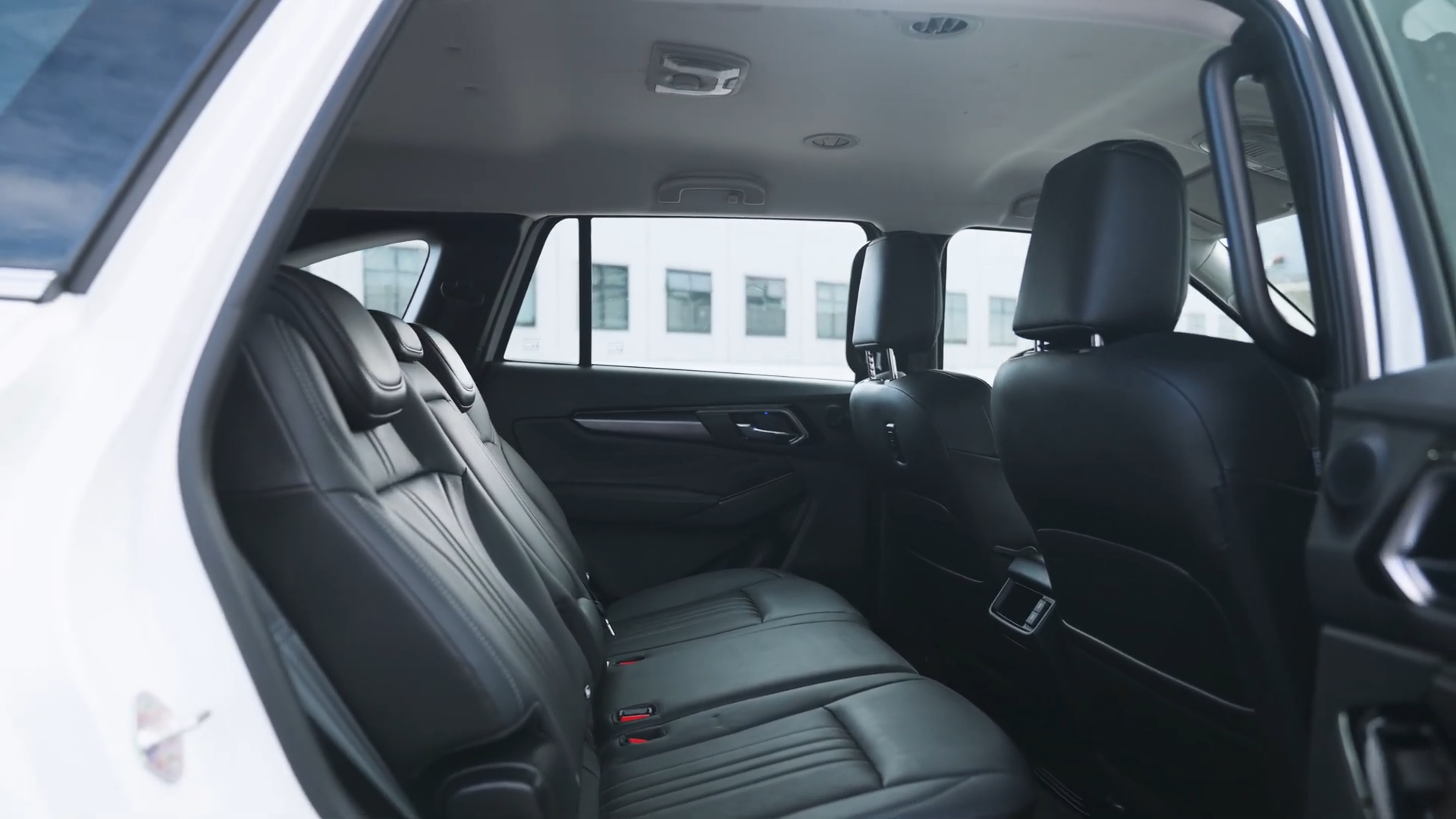 Used 1
                    ISUZU
                     for Sale Image