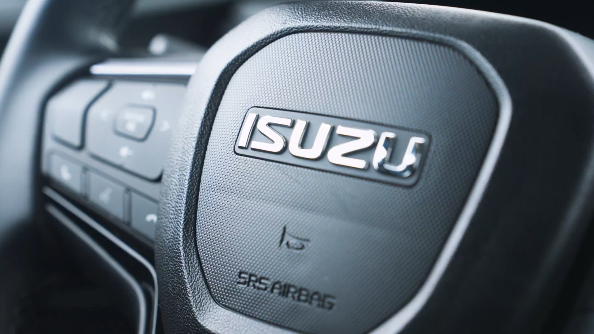 Used 1
                    ISUZU
                     for Sale Image