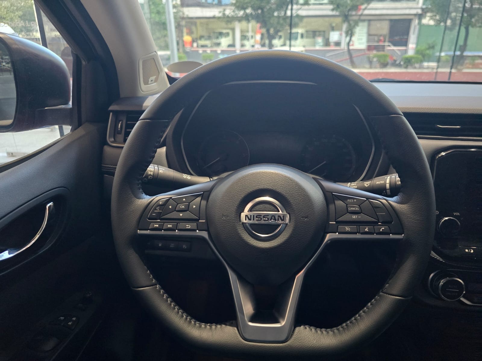 Used 1
                    NISSAN
                     for Sale Image