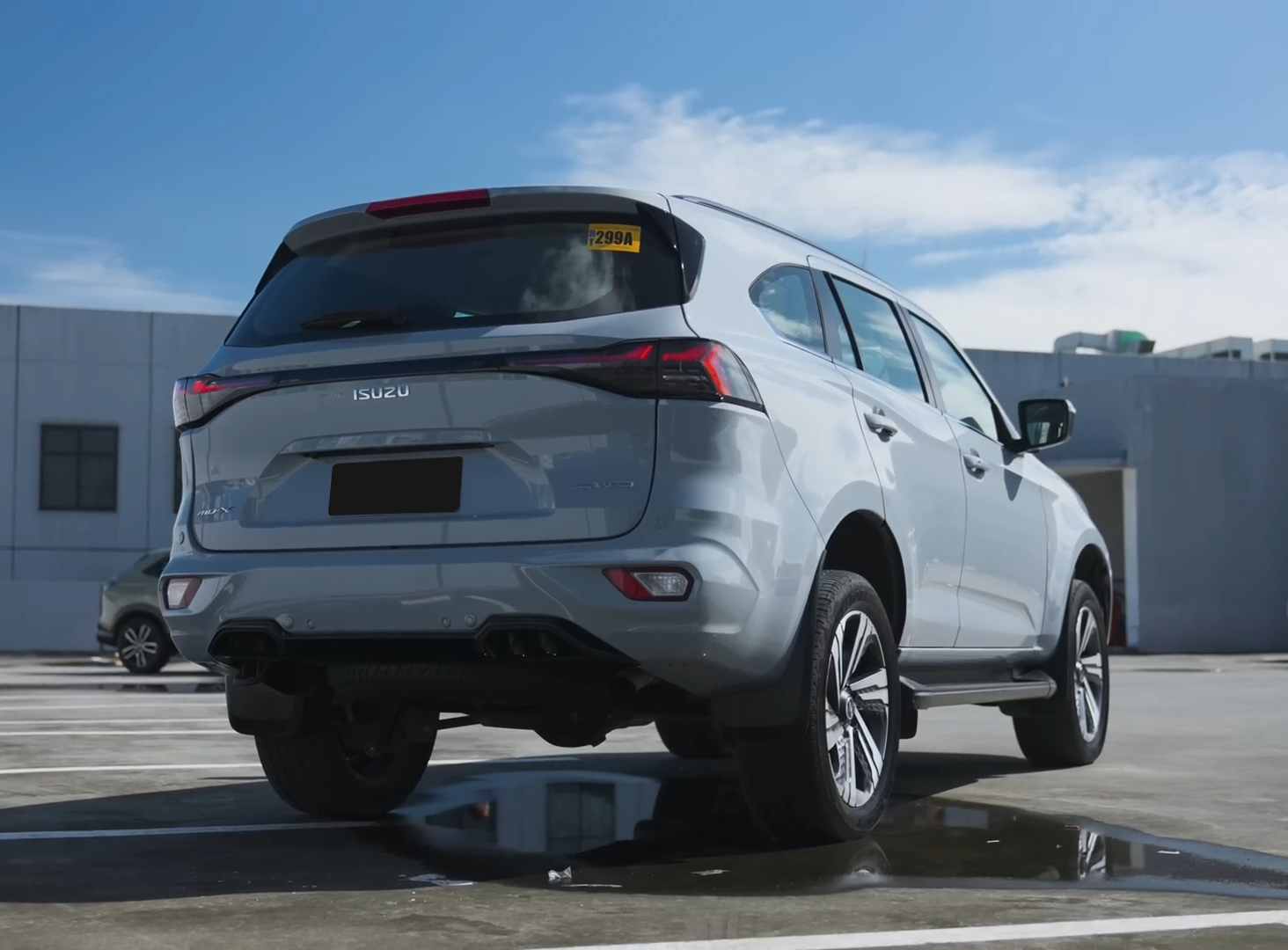 Used 1
                    ISUZU
                     for Sale Image