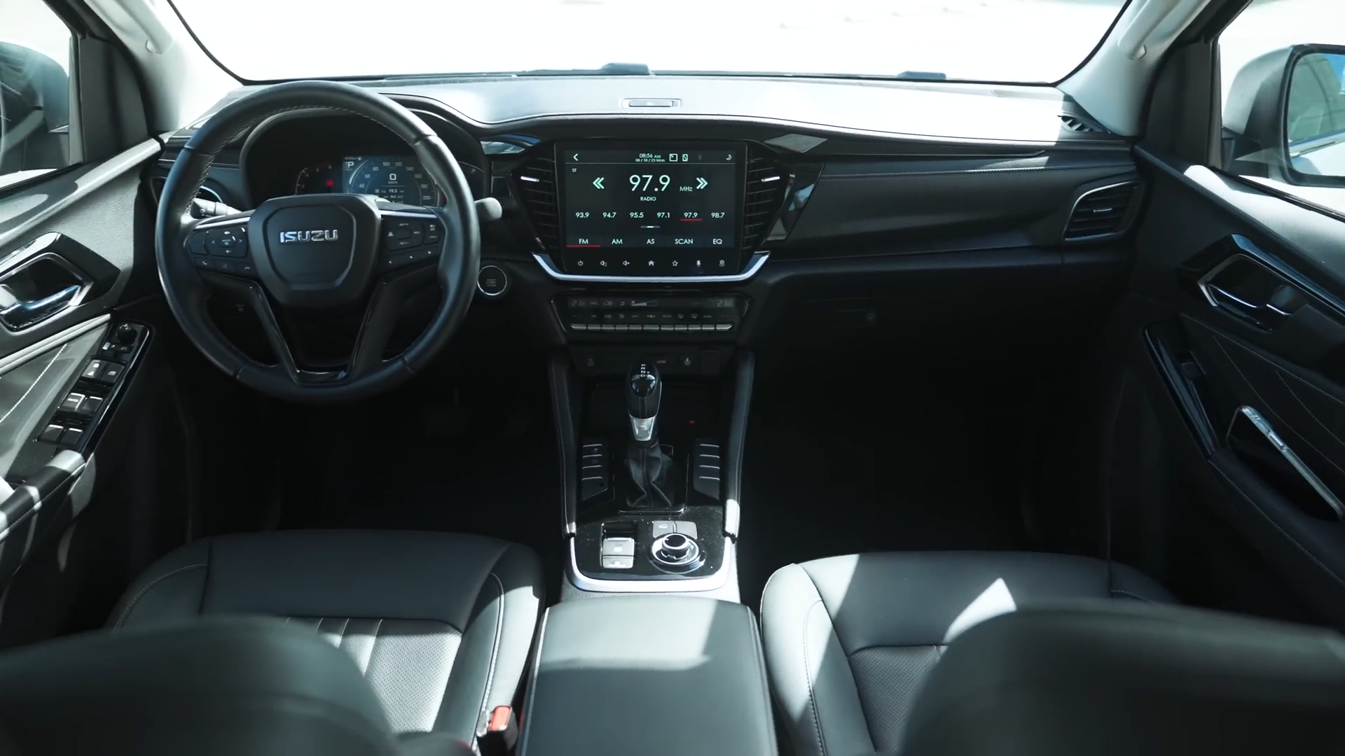 Used 1
                    ISUZU
                     for Sale Image