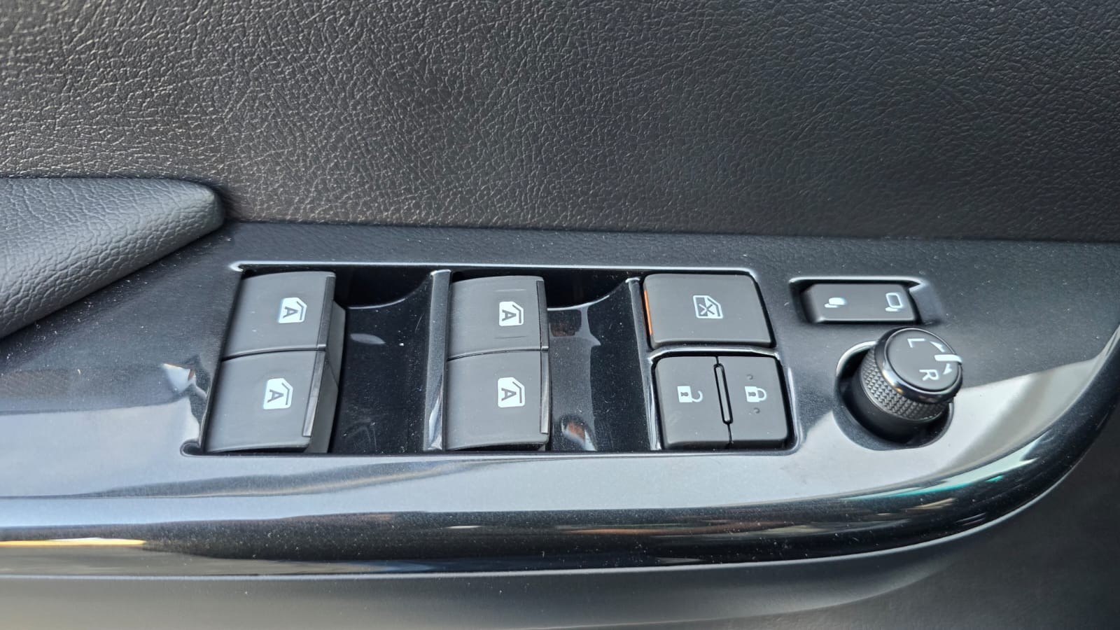 Used 1
                    TOYOTA
                     for Sale Image