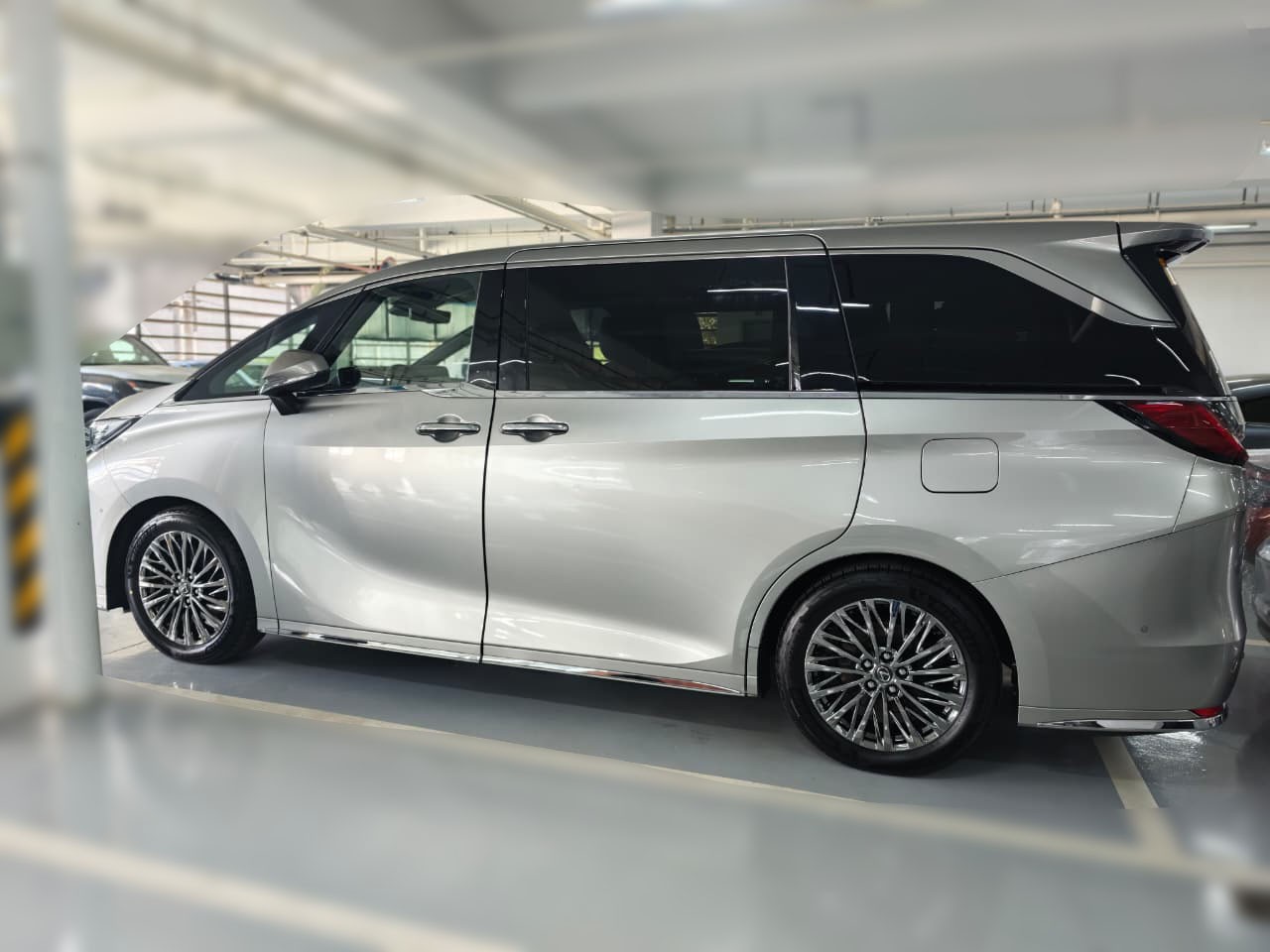 Used 1
                    LEXUS
                     for Sale Image